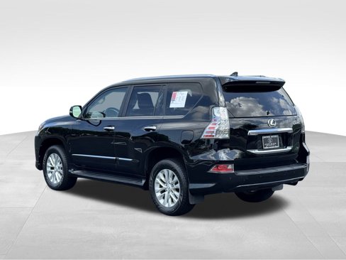 Used 2016 Lexus GX 460 image 3
