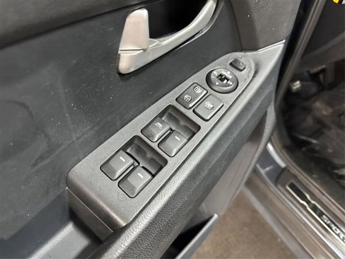 Used 2015 Kia Sportage SX image 31