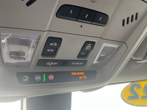 Used 2022 Chevrolet Equinox Premier image 18
