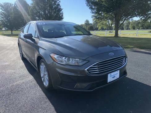 Used 2019 Ford Fusion SE image 18