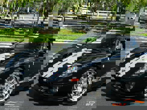 Used 2006 Ford GT image 12