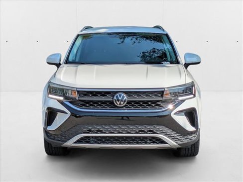 Used 2022 Volkswagen Taos SE image 5