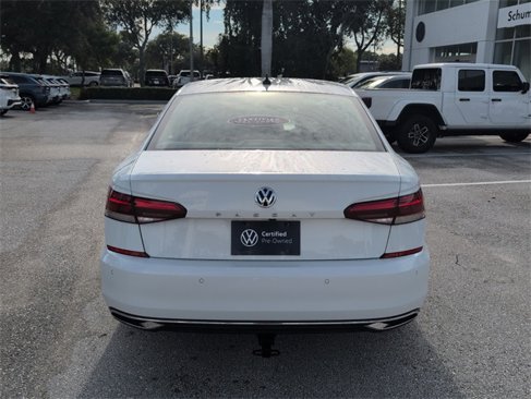 Certified 2022 Volkswagen Passat 2.0T image 13