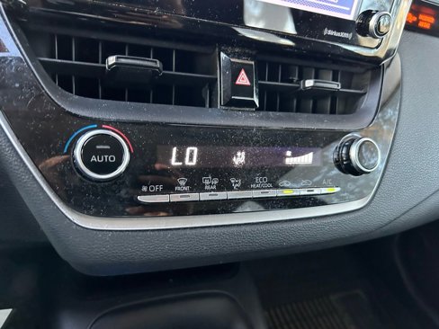 Used 2021 Toyota Corolla LE image 25