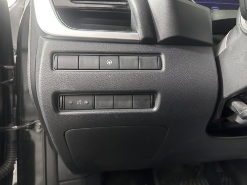 Used 2022 Nissan Rogue SV image 30