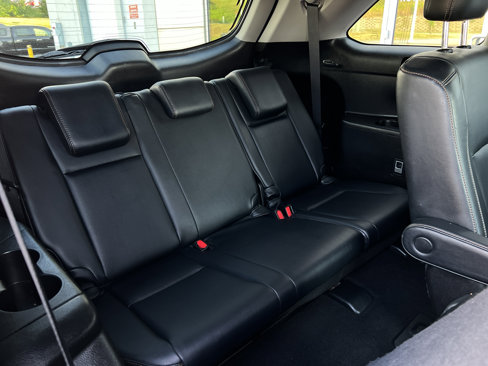 Used 2017 Toyota Highlander XLE image 16