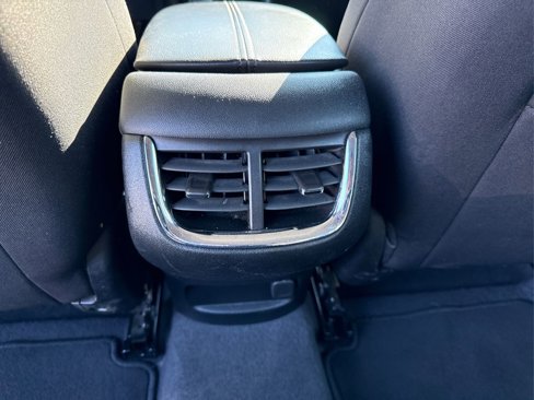 Used 2023 Chevrolet Malibu LT image 32