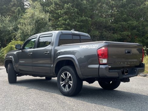 Used 2016 Toyota Tacoma SR image 3