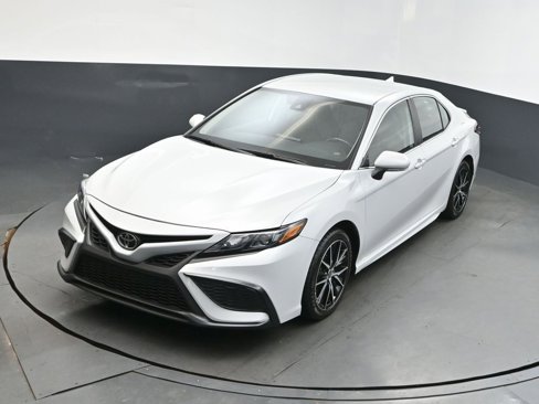 Used 2024 Toyota Camry SE image 26