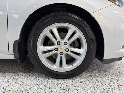 Used 2017 Chevrolet Cruze LT image 15