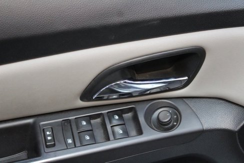 Used 2016 Chevrolet Cruze LS image 12
