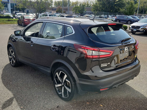 Used 2021 Nissan Rogue Sport SL w/ Premium Package image 4