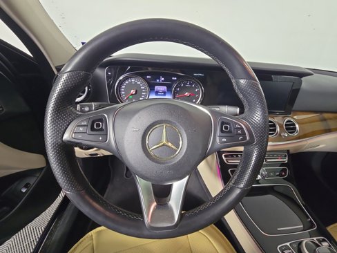 Used 2018 Mercedes-Benz E 300 image 13