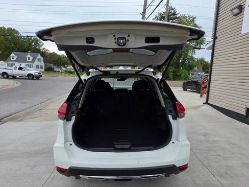 Used 2020 Nissan Rogue SV image 7
