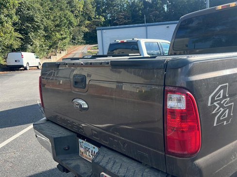Used 2016 Ford F250 XLT w/ XLT Premium Package image 9