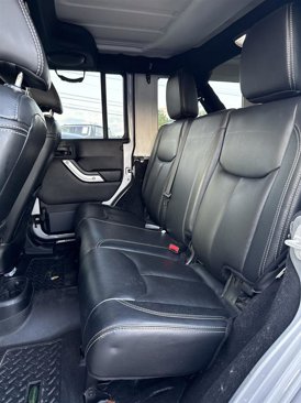 Used 2014 Jeep Wrangler Unlimited Rubicon w/ Connectivity Group image 7