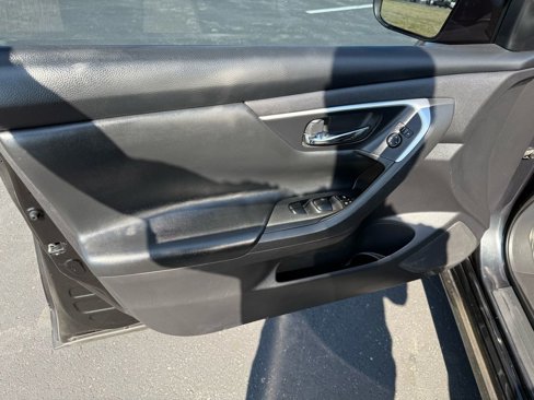 Used 2016 Nissan Altima 2.5 SV image 13
