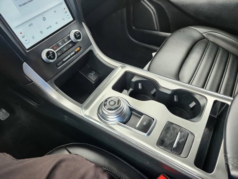 Used 2022 Ford Edge SEL w/ Convenience Package image 12