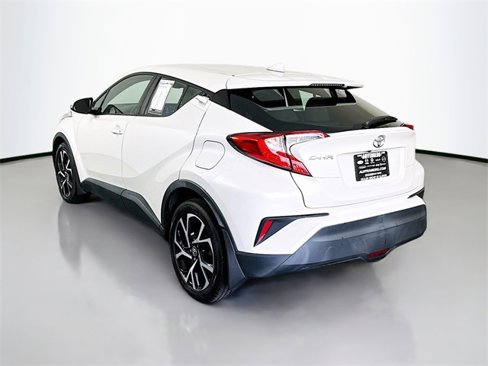 Used 2018 Toyota C-HR XLE image 5