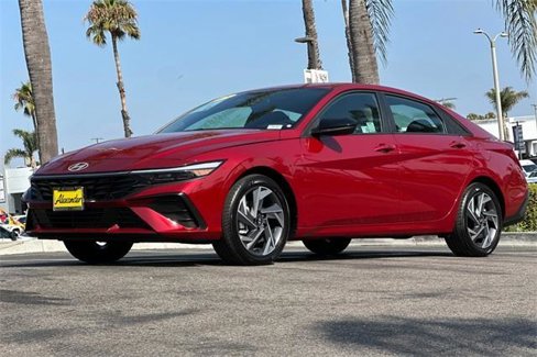 Certified 2025 Hyundai Elantra Sport image 8
