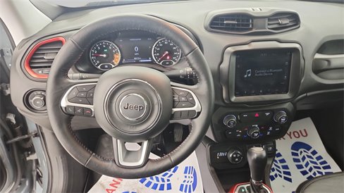 Used 2018 Jeep Renegade Trailhawk image 14