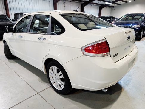 Used 2010 Ford Focus SEL image 5