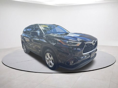 Used 2021 Toyota Highlander L image 1