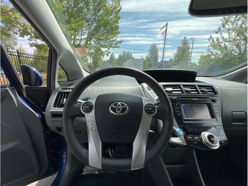 Used 2012 Toyota Prius V Five image 7