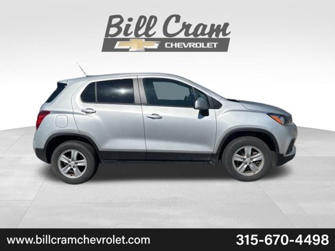 Used 2022 Chevrolet Trax LS w/ Tint and Cruise Package image 2