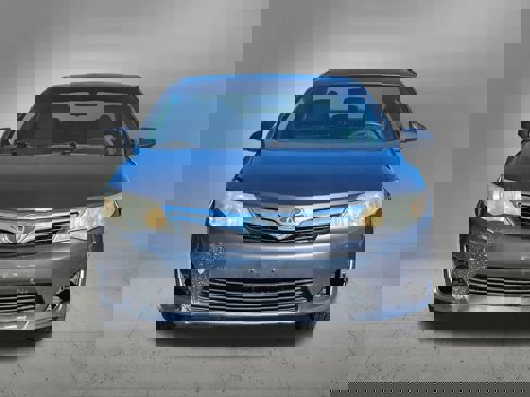 Used 2013 Toyota Camry L image 8