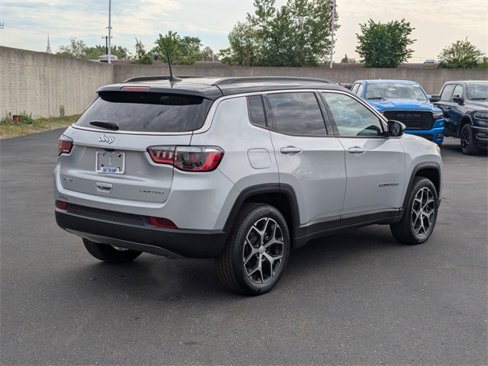 New 2024 Jeep Compass Limited image 6