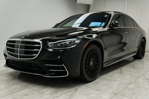 Used 2022 Mercedes-Benz S 580 4MATIC Sedan w/ AMG Line Package image 4