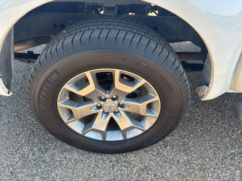 Used 2019 Nissan Frontier SL image 10