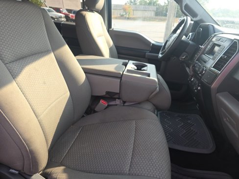 Used 2015 Ford F150 XLT image 12