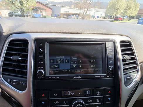 Used 2011 Jeep Grand Cherokee Laredo image 15