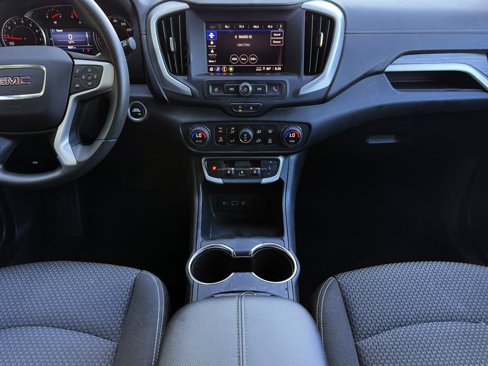 Used 2024 GMC Terrain SLE w/ Driver Convenience Package image 8