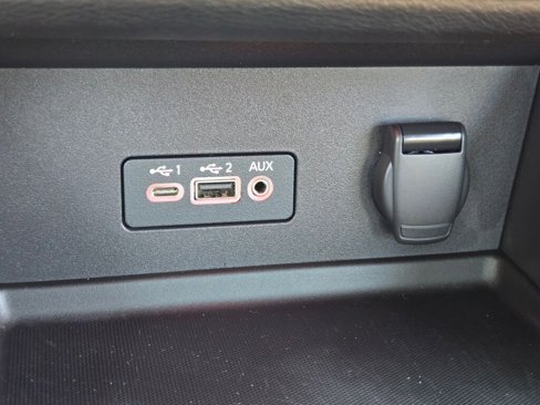 Used 2020 Nissan Sentra SV w/ SV Premium Package image 28