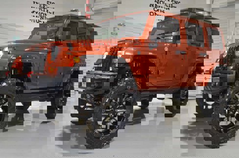 Used 2014 Jeep Wrangler Unlimited Rubicon w/ Connectivity Group image 1