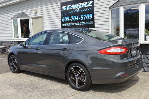 Used 2015 Ford Fusion SE w/ Equipment Group 202A image 3