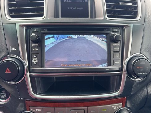 Used 2013 Toyota Highlander Limited image 23