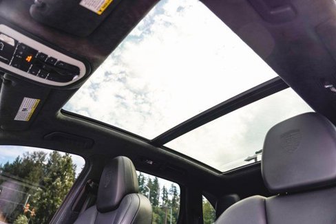 Used 2016 Porsche Cayenne Turbo image 24