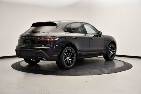 Certified 2023 Porsche Macan image 7