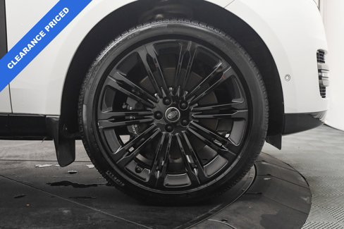 Used 2025 Land Rover Range Rover Long Wheelbase SE image 35