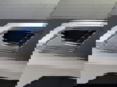 New 2025 Volkswagen Taos SE image 26