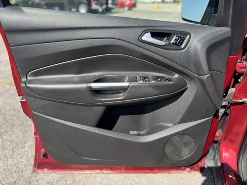 Used 2017 Ford Escape Titanium image 5