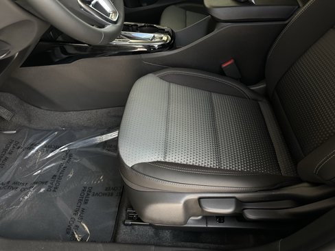 New 2025 Chevrolet Trax LT w/ Driver Confidence Package image 12