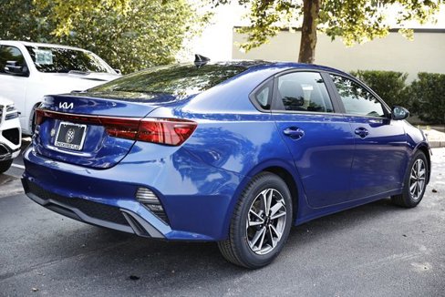 Used 2022 Kia Forte LXS image 7