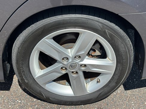 Used 2014 Toyota Camry L image 14
