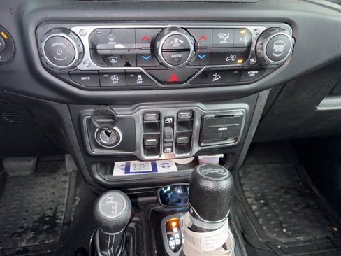 Used 2018 Jeep Wrangler Unlimited Sahara image 15