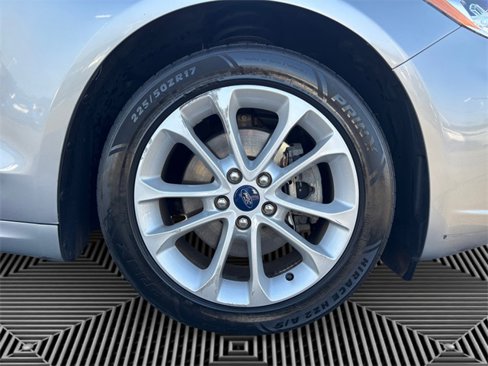 Used 2020 Ford Fusion SE image 14